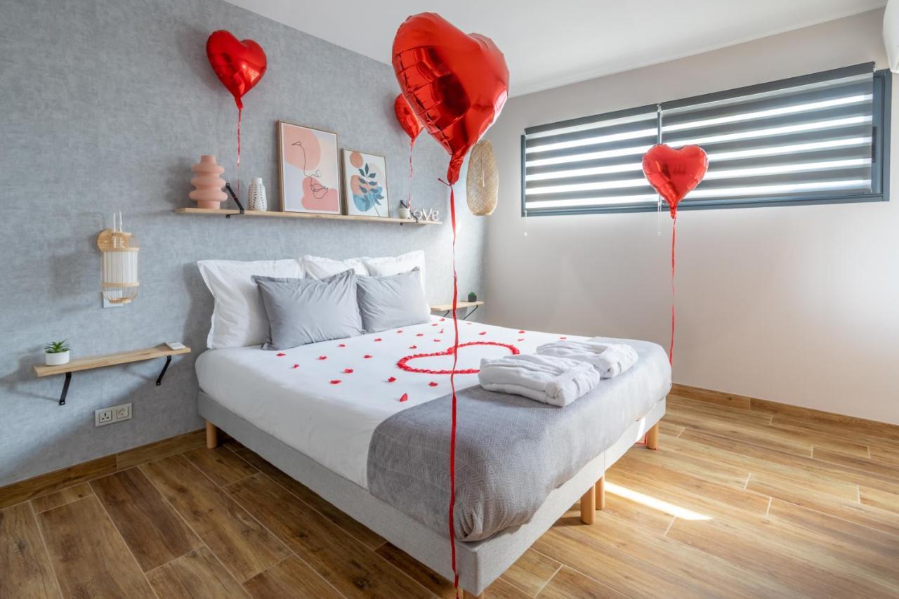 L'Entre Deux-Suite Romantique - Jacuzzi Privatif - Clim Reversible - Wifi Le Somail Kültér fotó
