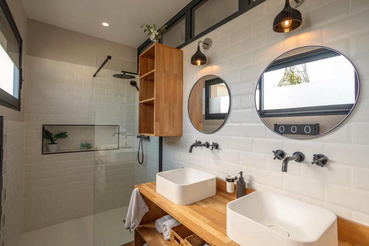 L'Entre Deux-Suite Romantique - Jacuzzi Privatif - Clim Reversible - Wifi Le Somail Kültér fotó